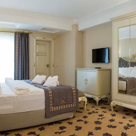 Hotell Cassiel 4*