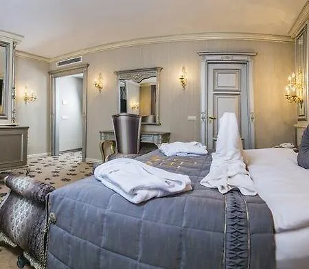 Cassiel Hotell 4*
